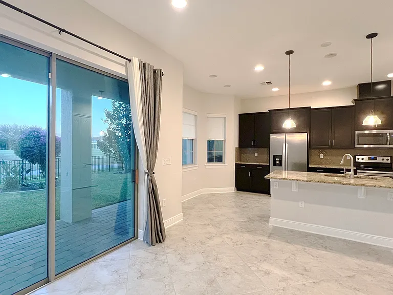 13147 Woodford St — Photo 16
