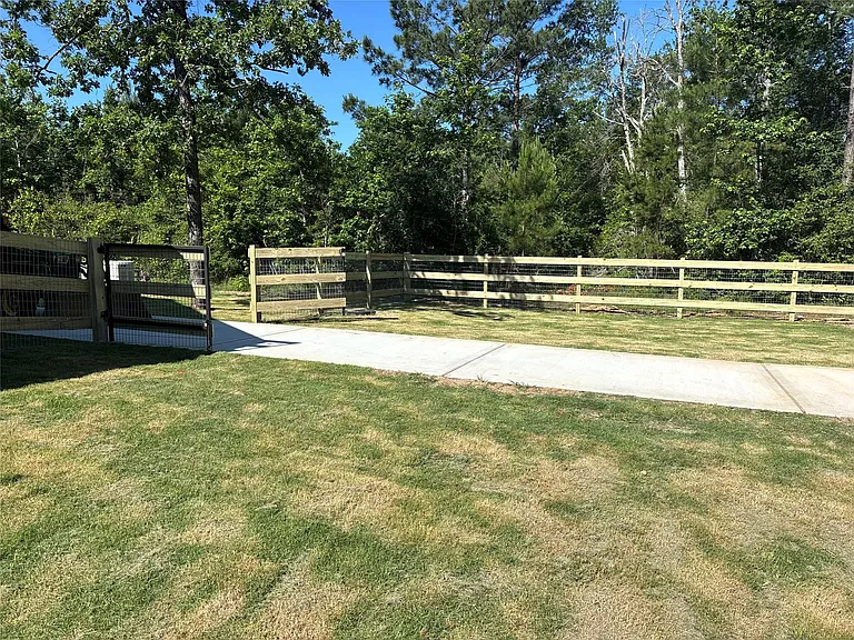 347 S Iron Horse Rd — Photo 2
