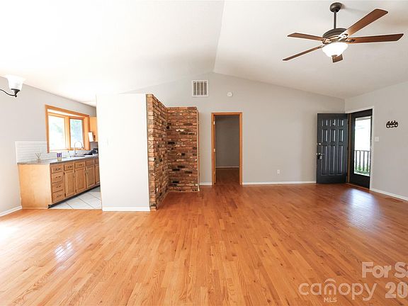 3rd image of 5516 Brookwood Ln