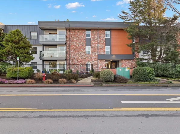 1725 Cedar Hill Cross Rd #206, Saanich, BC V8P 2P8