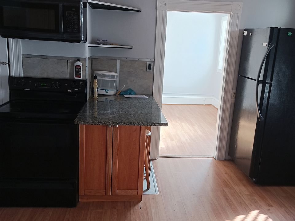Eat in Kitchen , plus island