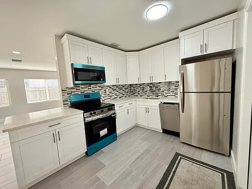 1405 N J Ter Photo 1