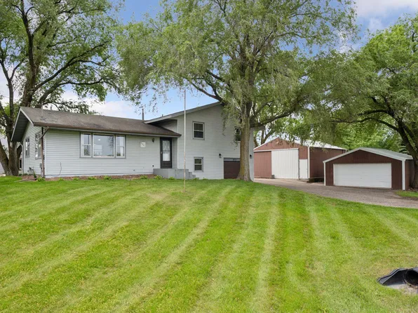 9771 10th St NE, Saint Michael, MN 55376