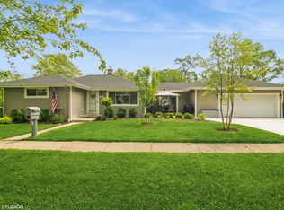 635 W Palatine Rd, Palatine, IL 60067