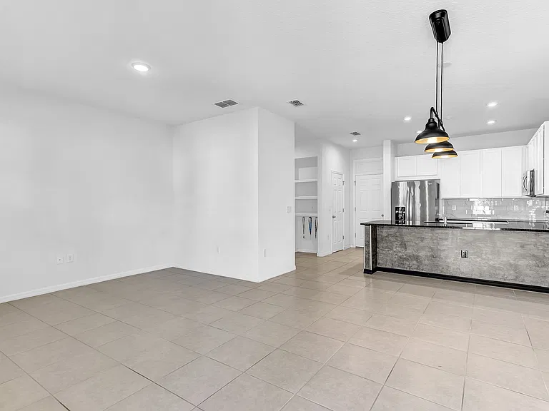 2274 Centerra Loop — Photo 7