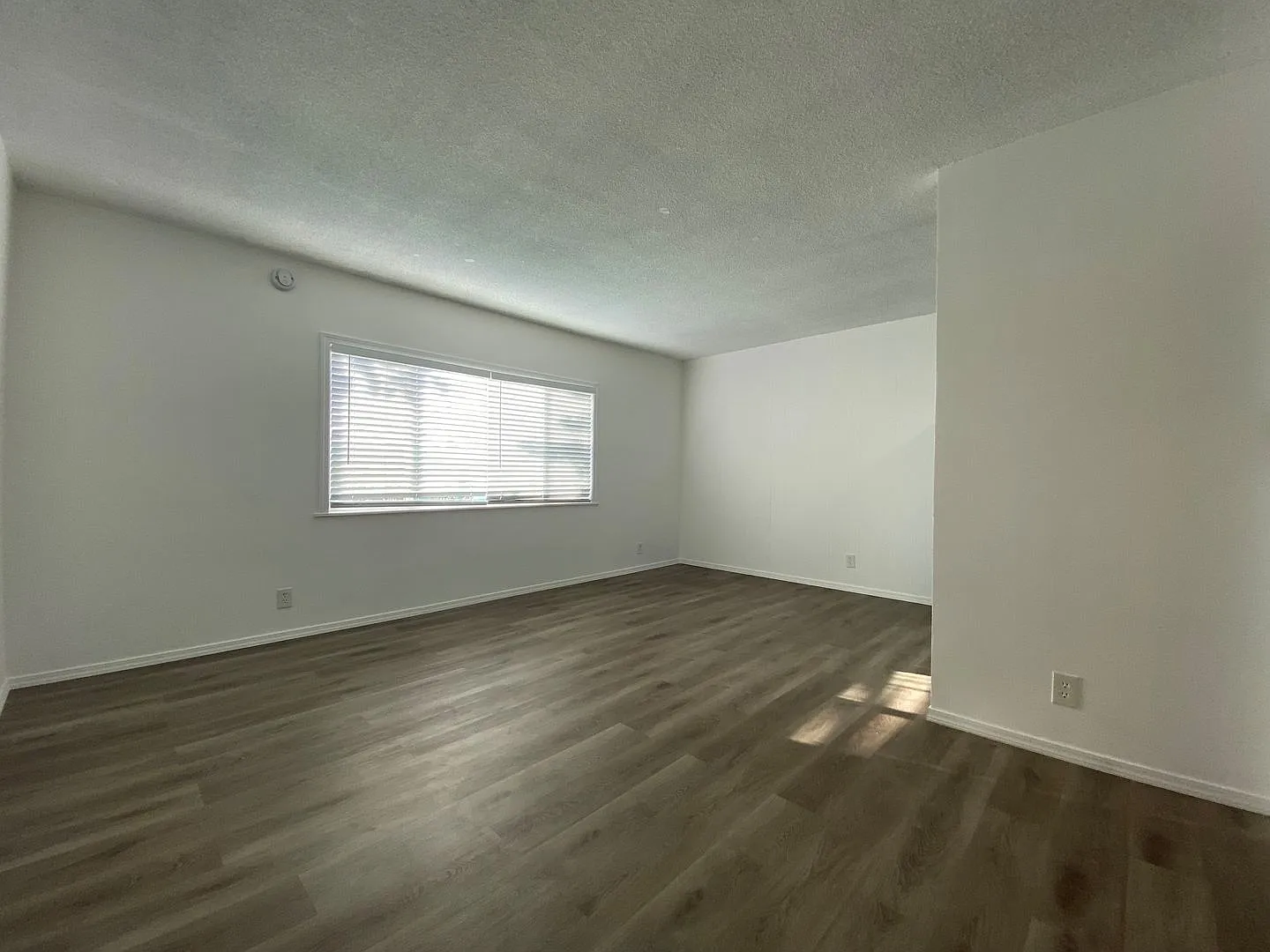 241 4th Ave — Photo 4