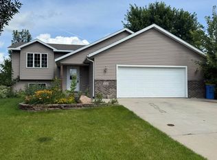 1745 Cornerstone Ln, Owatonna, MN 55060