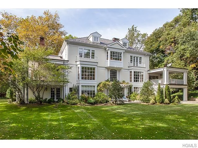 30 Tisdale Rd photo 1
