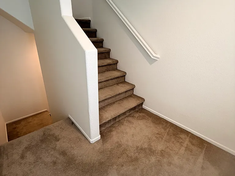 1115 Armstrong Dr — Photo 24