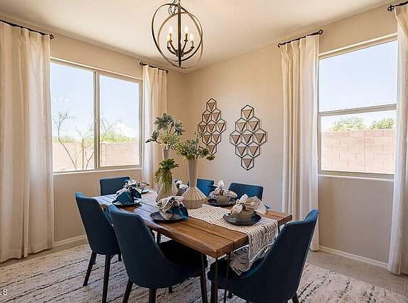 3rd image of 1594 E Kingman Pl