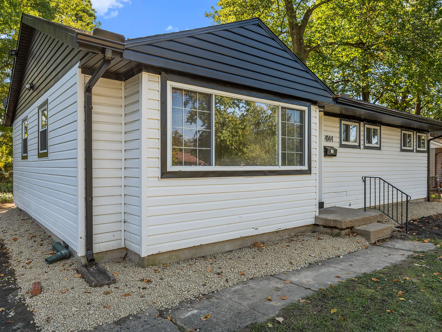 3 bed, 1000 sqft, $1,450 — Photo 3