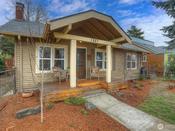1227 S Ridgewood Avenue, Tacoma, WA 98405
