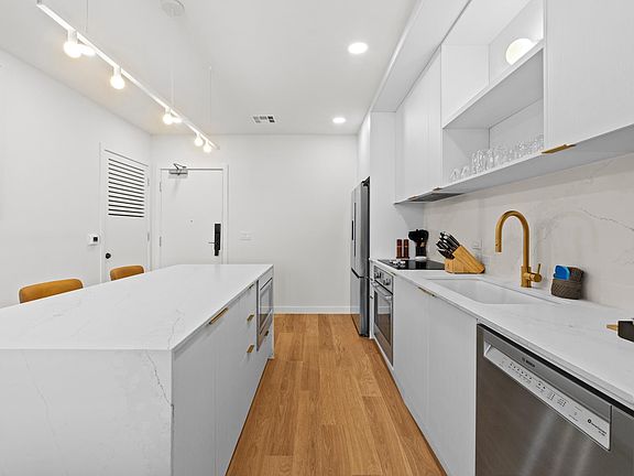 5th image of 2323 S Lamar Blvd #505