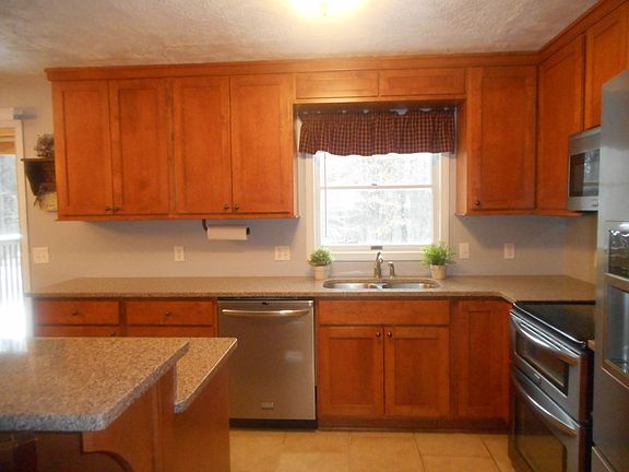 Custom Kitchen Cabinets