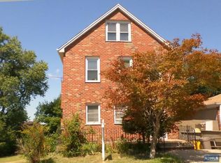 269 9th St, Palisades Park, NJ 07650