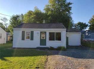 15 Hilton St, Central Square, NY 13036