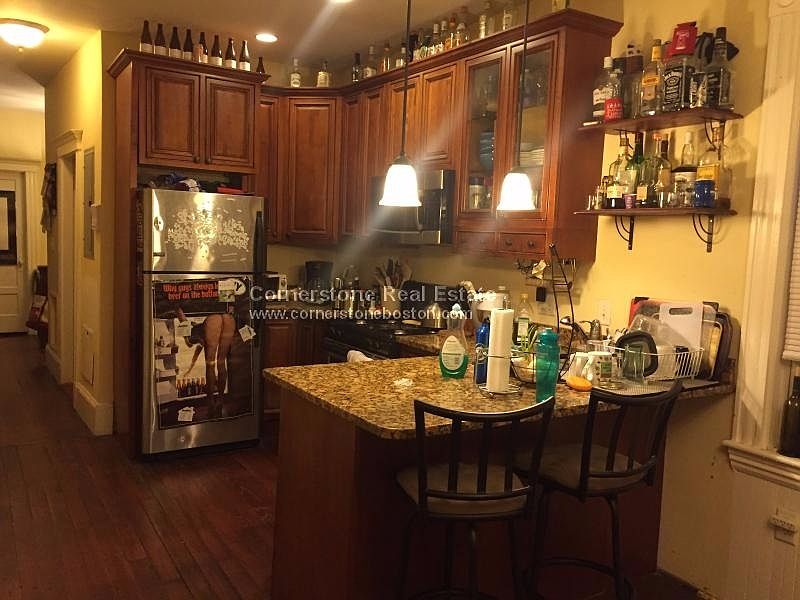 2nd image of 737 Parker St #Rm2