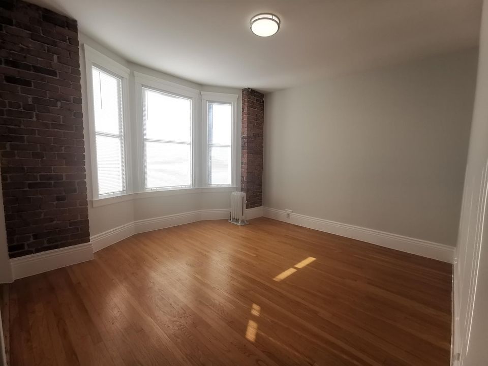 1st image of 72 Gough St APT 15