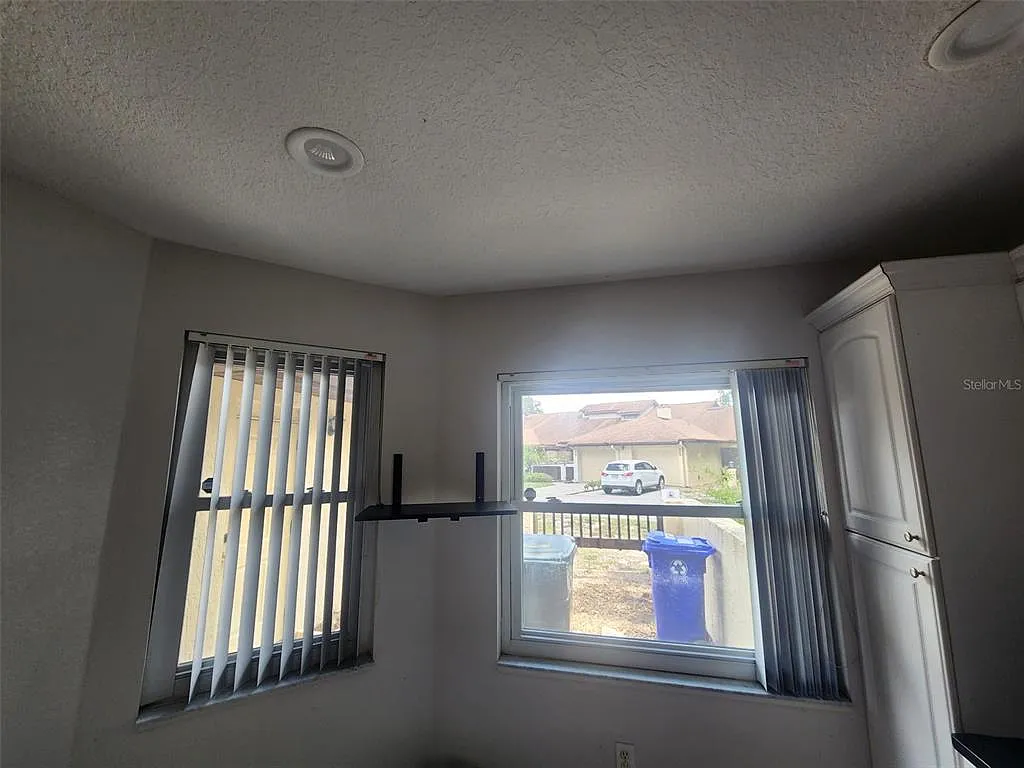 2 bed, 2.0 bath, 1021 sqft, $1,800 — Photo 4