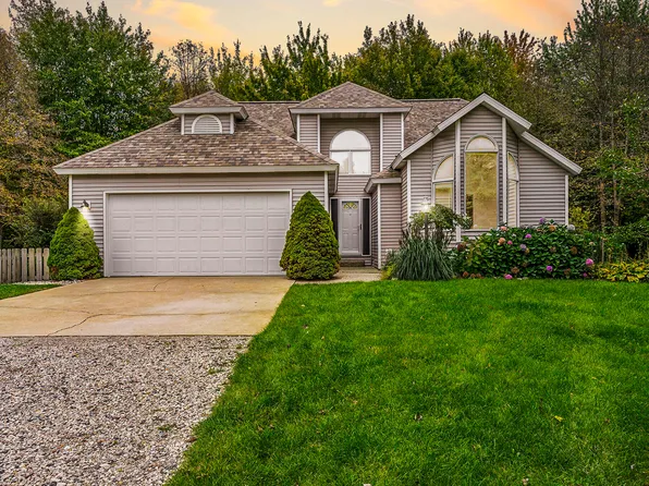 4355 64th St, Holland, MI 49423