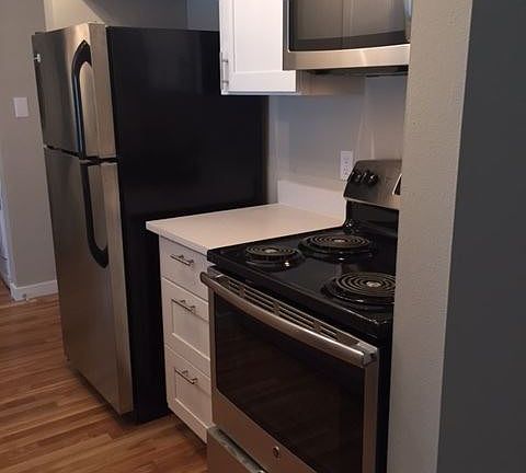 3rd image of 1221 Queen Anne Ave N APT 407
