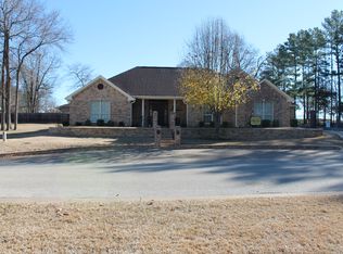 1118 Stonebrook Dr, Chandler, TX 75758