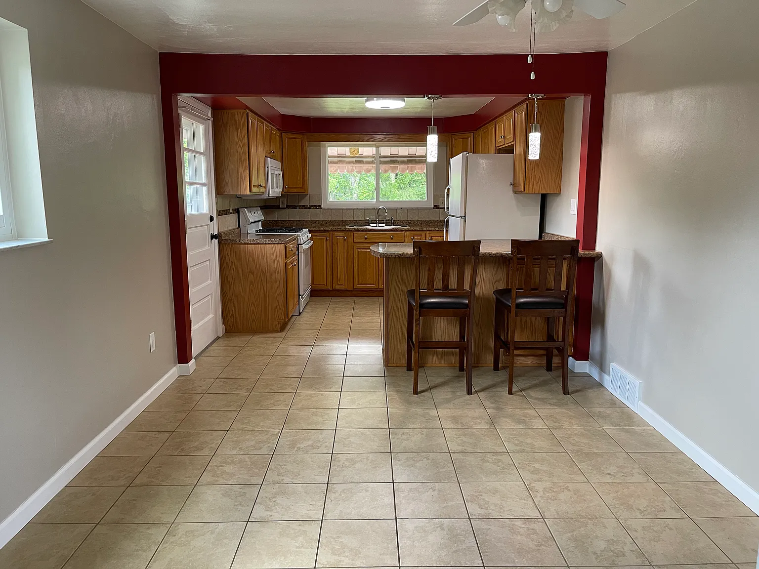 3 bed, 1249 sqft, $1,800 — Photo 3