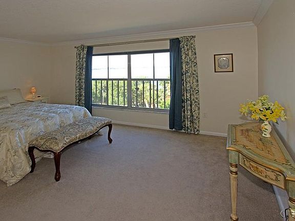 2nd image of 601 N McDonald St #307