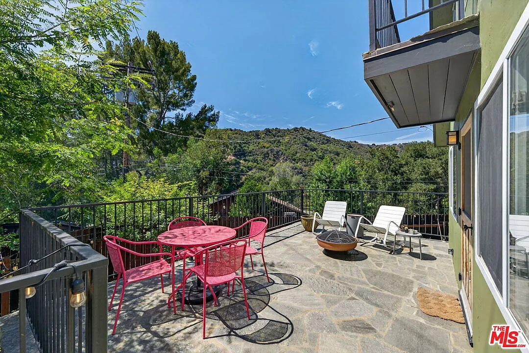 2 bed, 2.0 bath, 1427 sqft, $4,750 — Photo 2