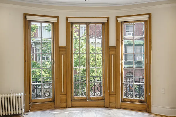 Rented by The New Millennium Co. | media 21