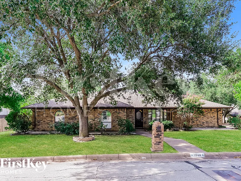 3944 Misty Meadow Dr — Photo 1