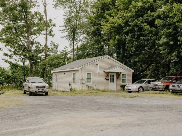 4 First Street, Claremont, NH 03743