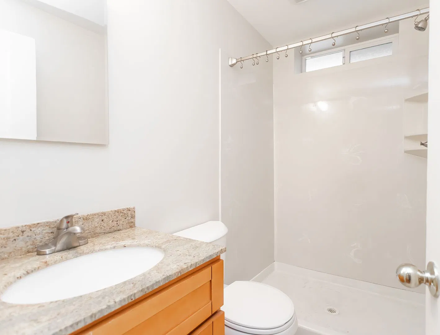8 Yosemite Avenue — Photo 4