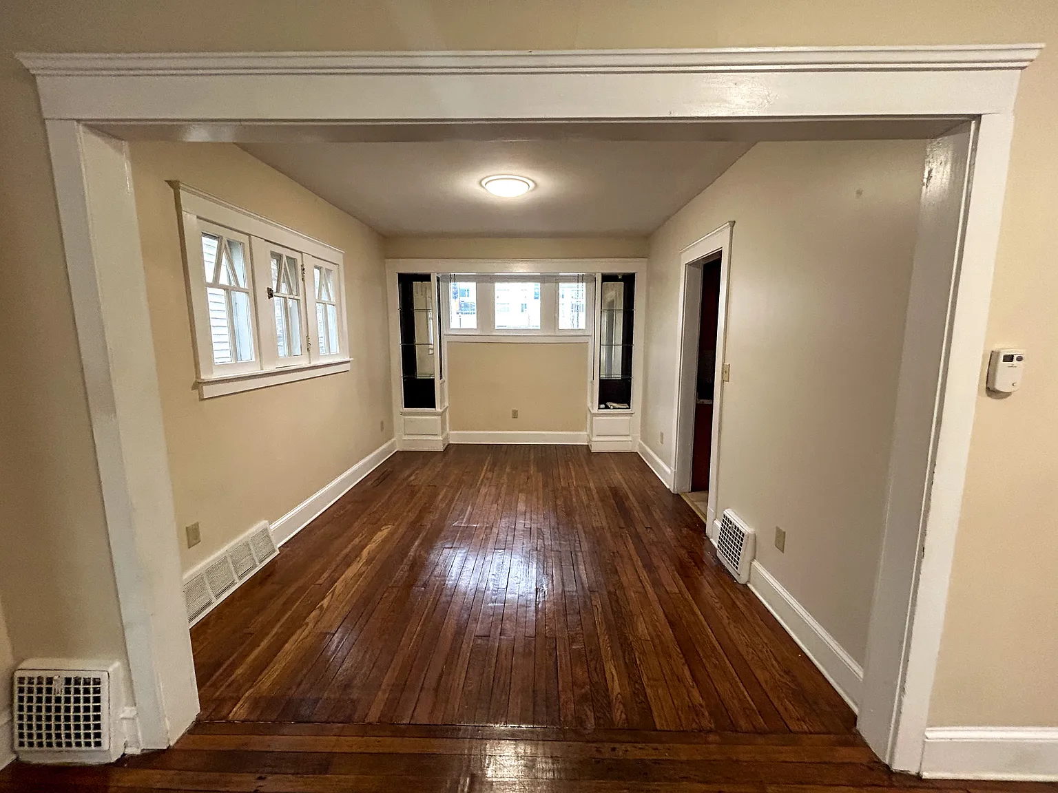 9804 Newton Ave — Photo 3