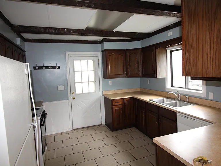 960 Dayton St SW #1 — Photo 4