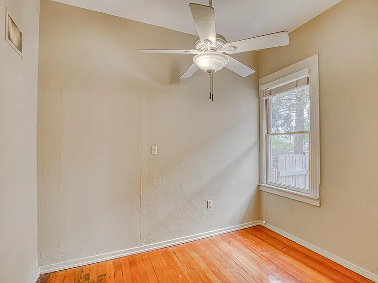 521 E University Blvd #4 — Photo 15