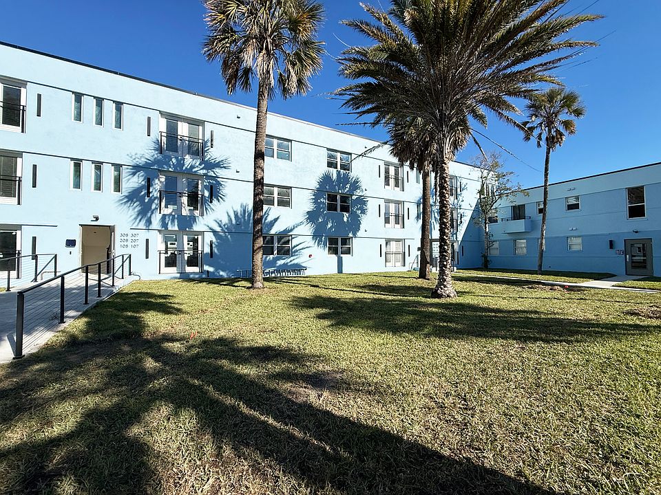 Exterior front of property