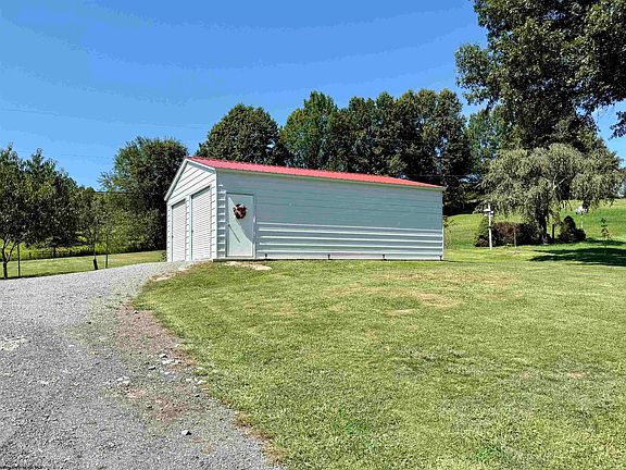 5th image of 783 Meadland Rd