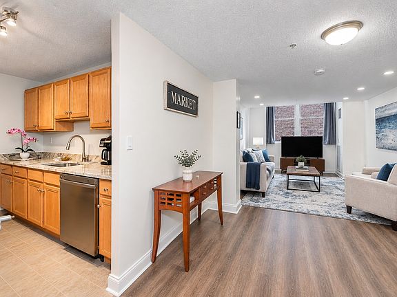 3rd image of 200 Market St Unit 3211