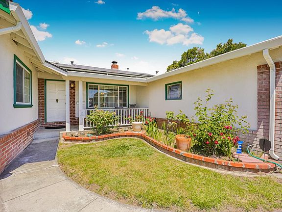 2nd image of 30352 Saint Annes Pl