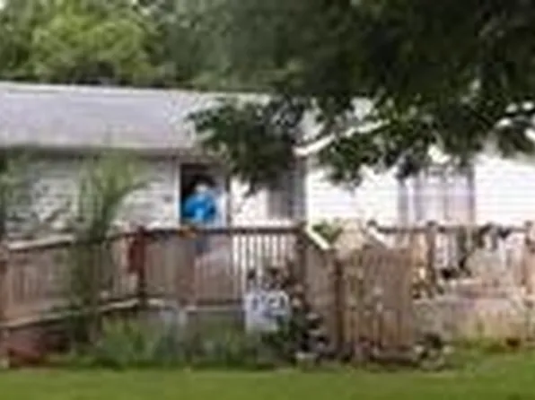 290 Wilson Ave, Fitzgerald, GA 31750