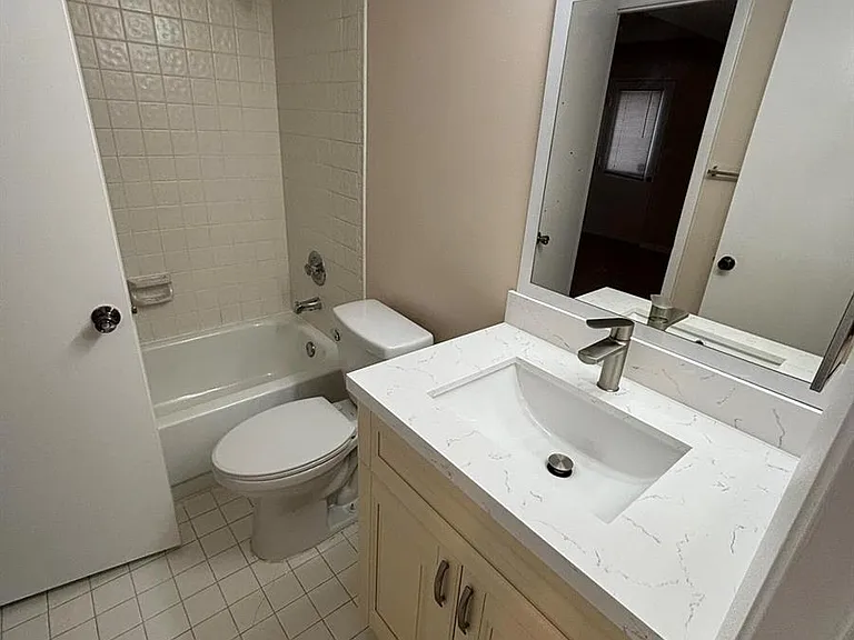 9833 Westview Dr #822 — Photo 4