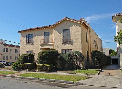 1st image of 401 N Curson Ave APT 7