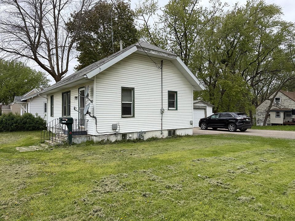 1st image of 319 E 8th St
