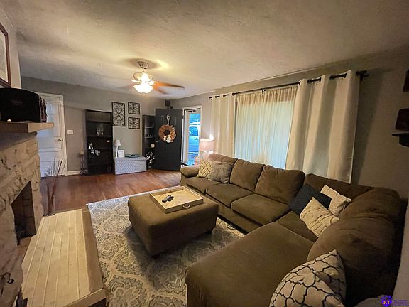 3rd image of 156 N Deepwood Dr