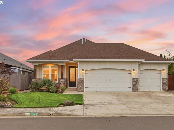 1046 Green Meadows Ave, Junction City, OR 97448