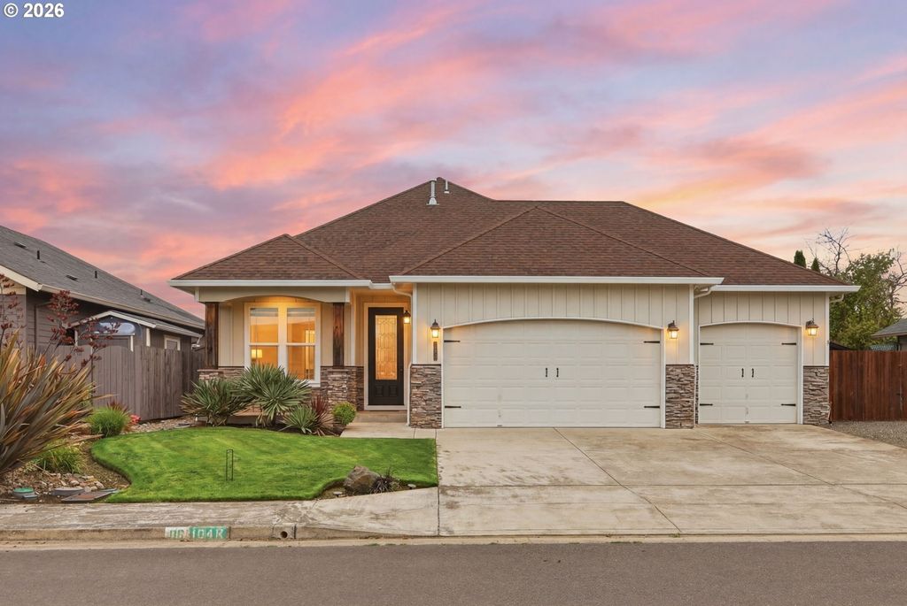 1046 Green Meadows Ave, Junction City, OR, Junction City