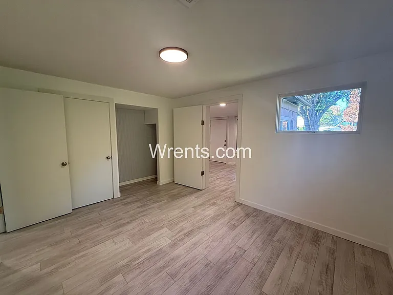 571 E Fairview Ave — Photo 9