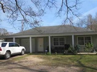 5040 Bay St, Groves, TX 77619