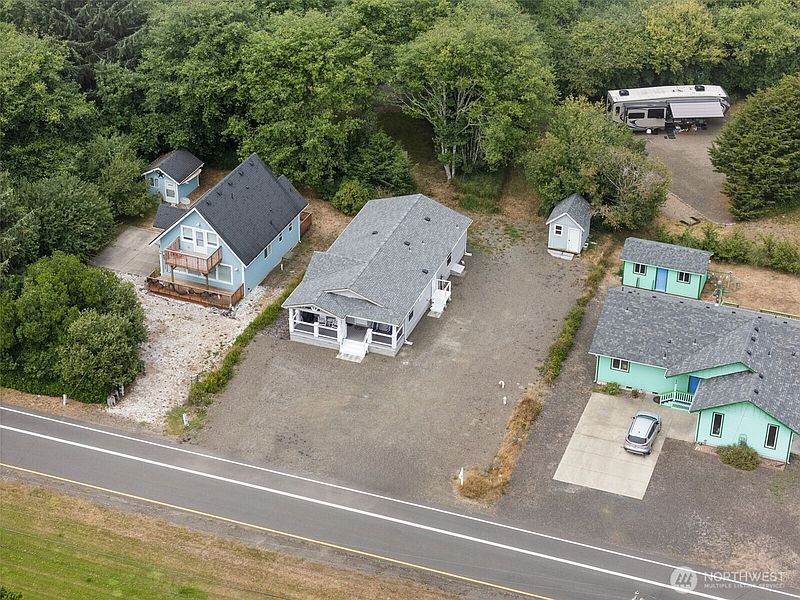 2nd image of 130 Pacific Boulevard NW